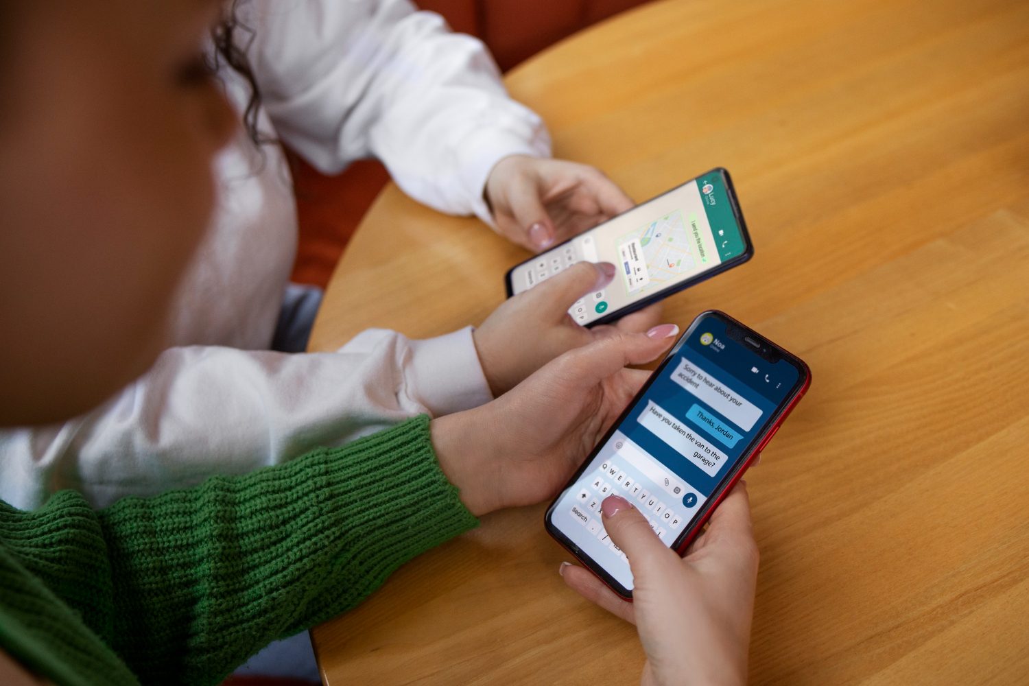 Chatbot WhatsApp: Perbandingan antara Aliran, IA dan Solusi Hibrid